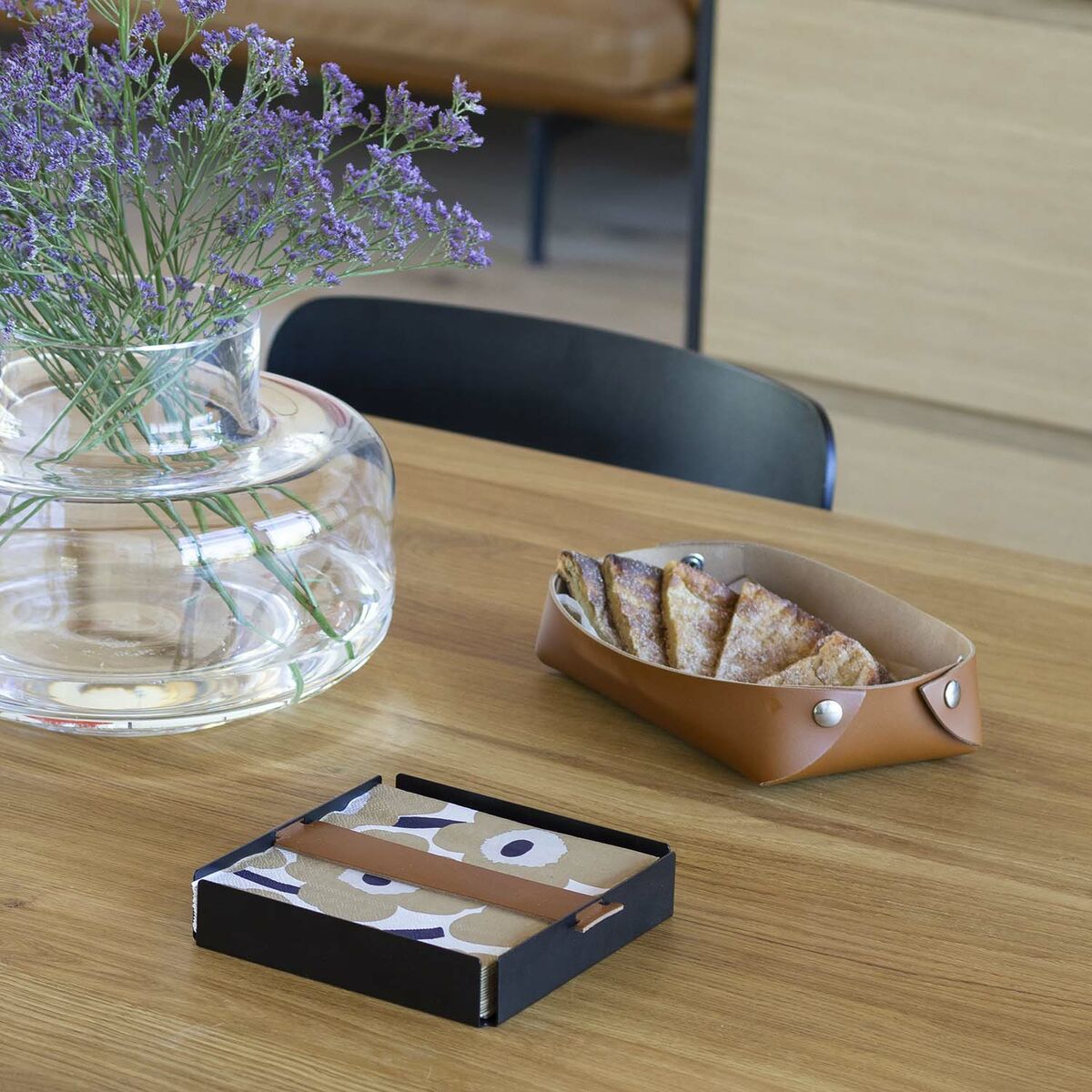 Napkin holder big brown strap Miiko