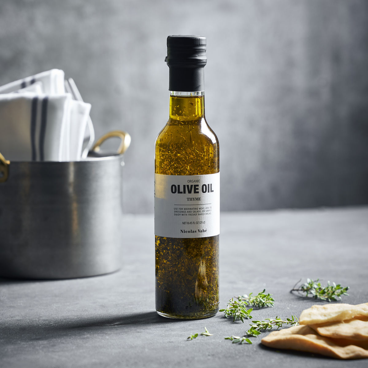 Olive oil with thyme Nicolas Vahe